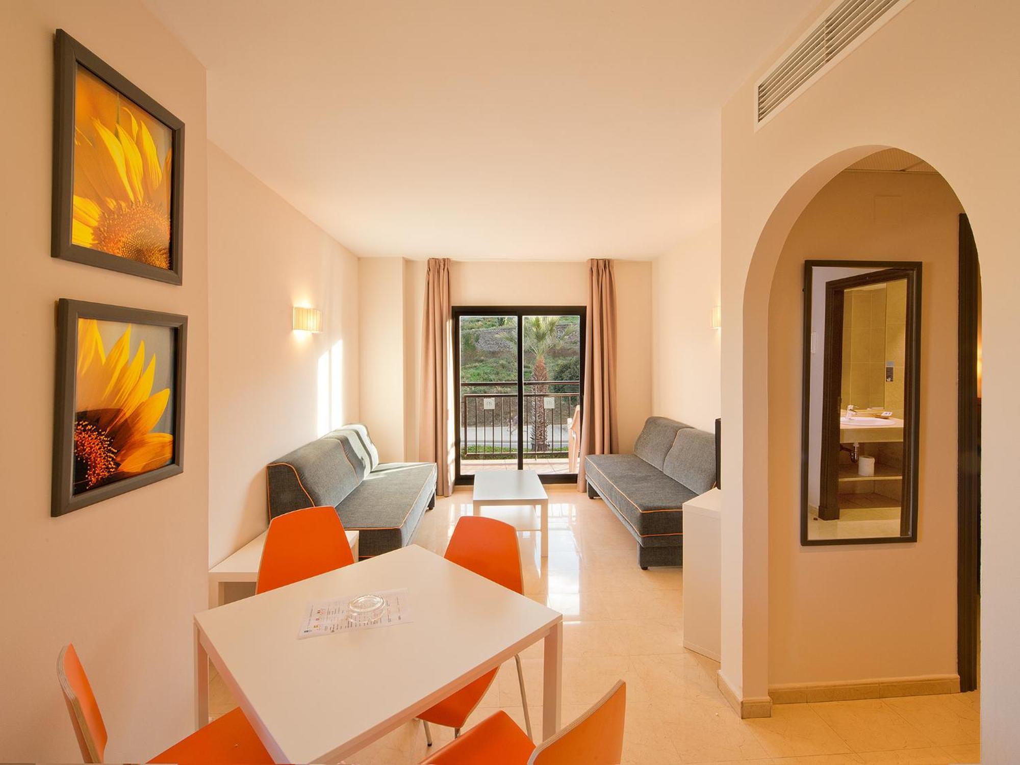 Appartamento con 1 Camera da Letto e Vista Piscina (3 - 4 Adulti)